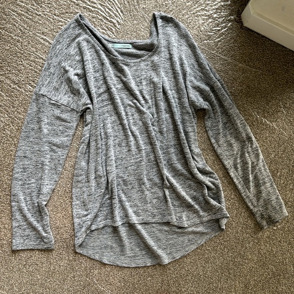 Heathered Grey Maurice’s Shirt size M flowy long sleeve - Picture 1 of 2